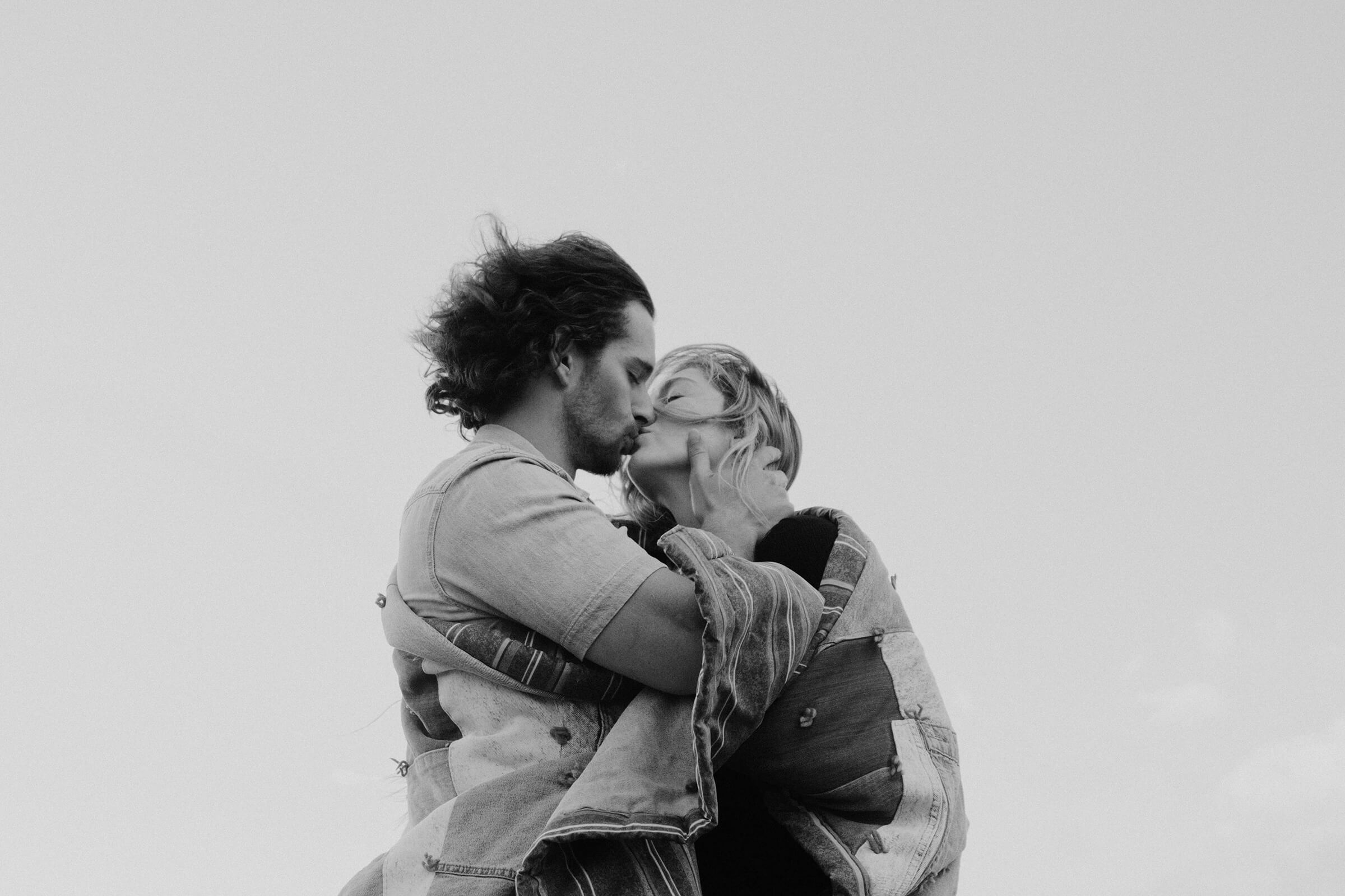 Couple kissing after seeing a sexual health and wellbeing counsellor